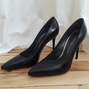*NEW* Stuart Weitzman "Nouveau" Black Leather sz 7